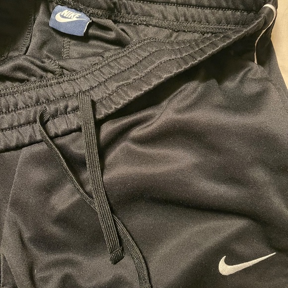 Nike Sweatpants - Picture 2 of 3